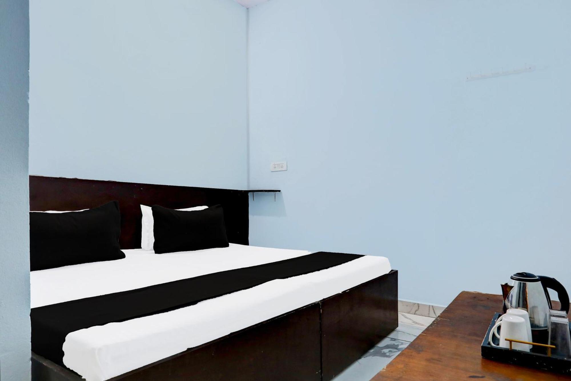 Spot On New Diamond Guest House Rudrapur Extérieur photo