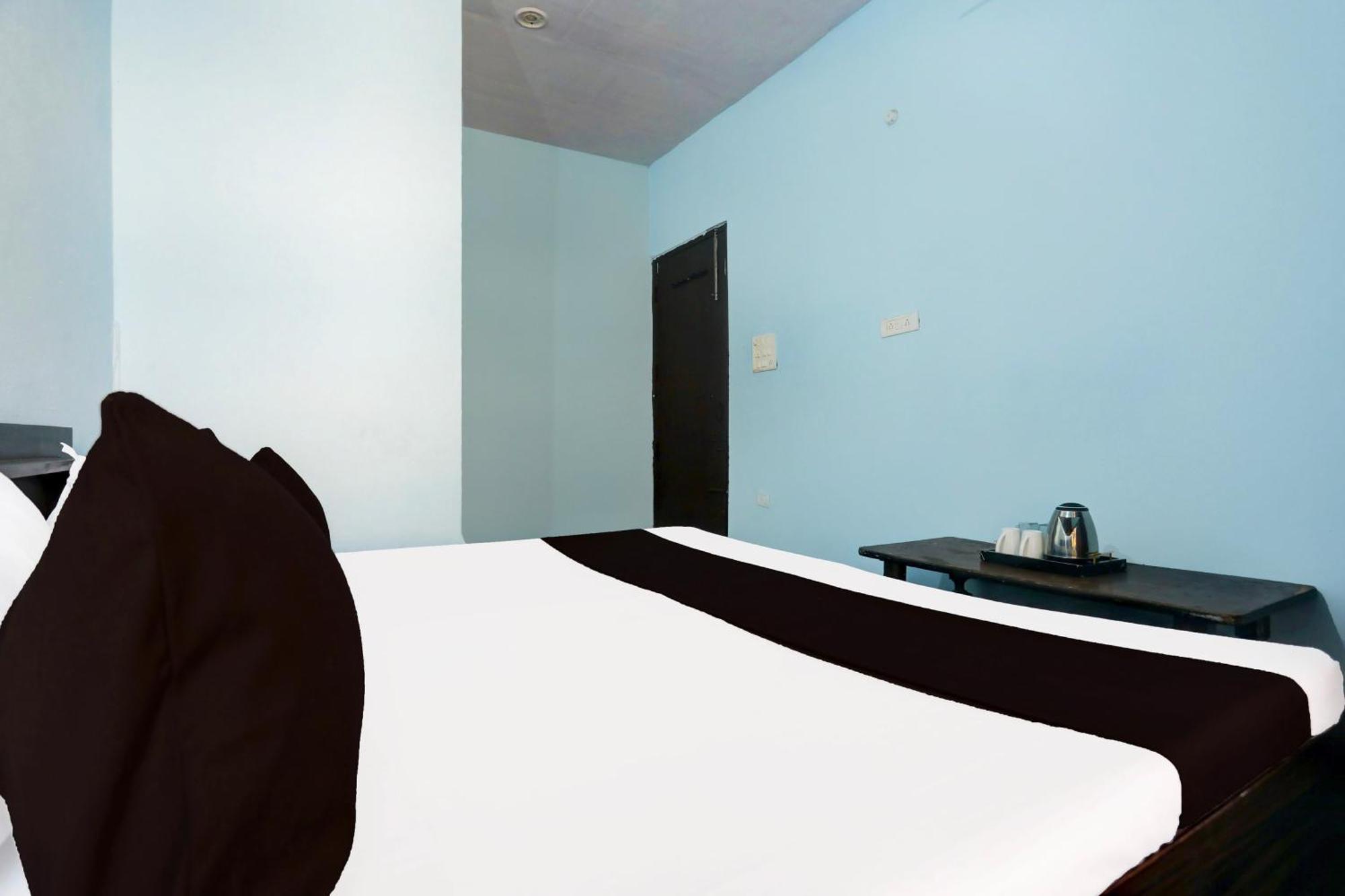Spot On New Diamond Guest House Rudrapur Extérieur photo
