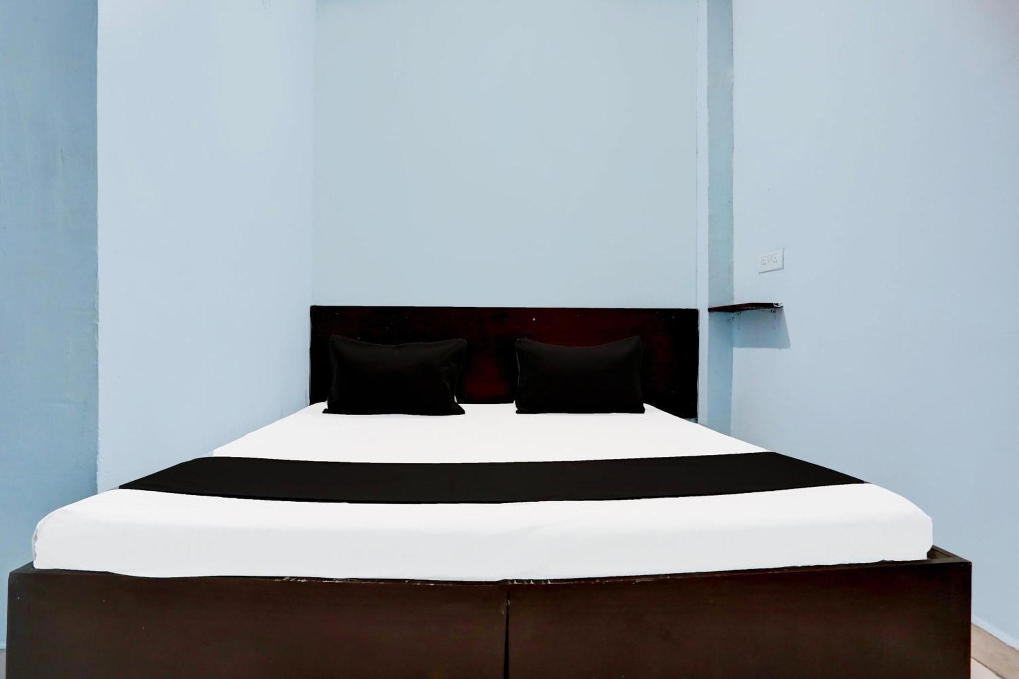 Spot On New Diamond Guest House Rudrapur Extérieur photo