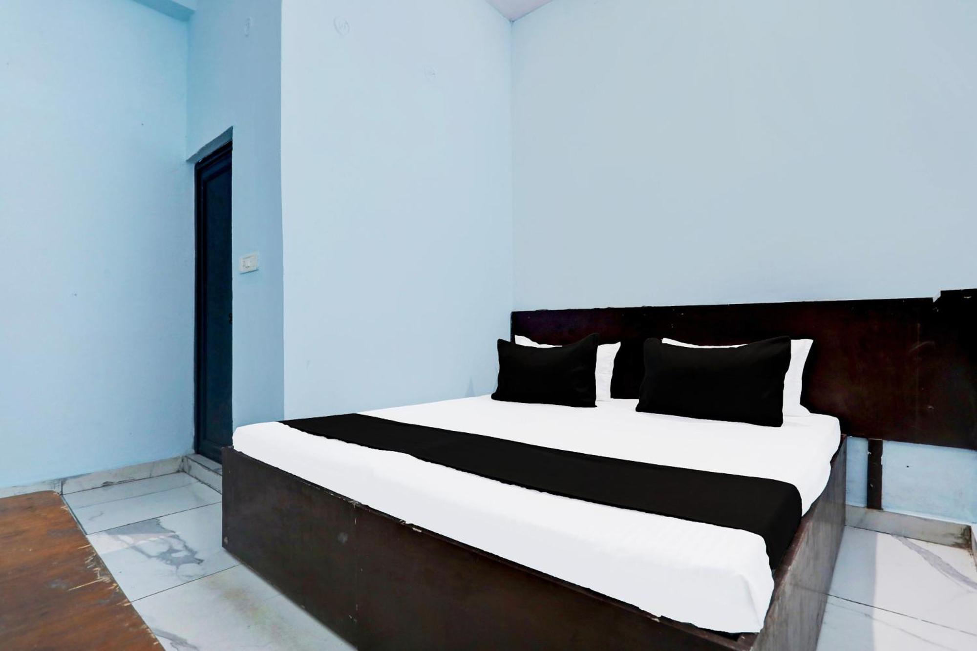 Spot On New Diamond Guest House Rudrapur Extérieur photo